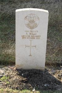 Ismailia War Memorial Cemetery - Mills, A